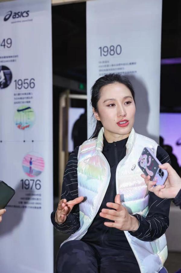 展望李易峰期待充满未来的句子_展望李易峰期待充满未来的歌_李易峰的未来展望，充满期待