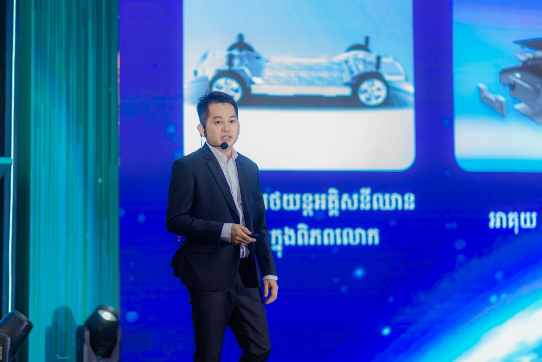 新款广汽埃安AION UT的创新科技配置_广汽埃安智能生态工厂_广汽埃安技术中心