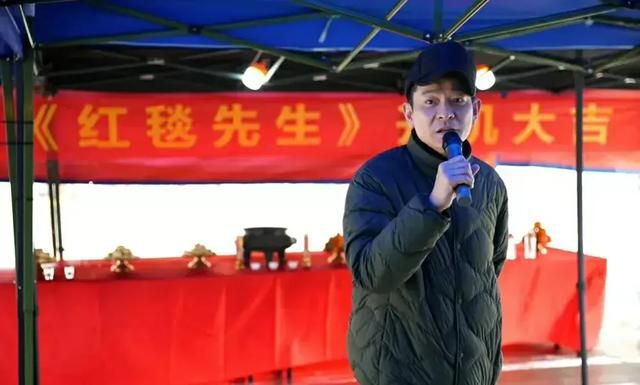 刘德华走红毯视频压轴_刘德华的时尚风格与红毯魅力_刘德华红毯