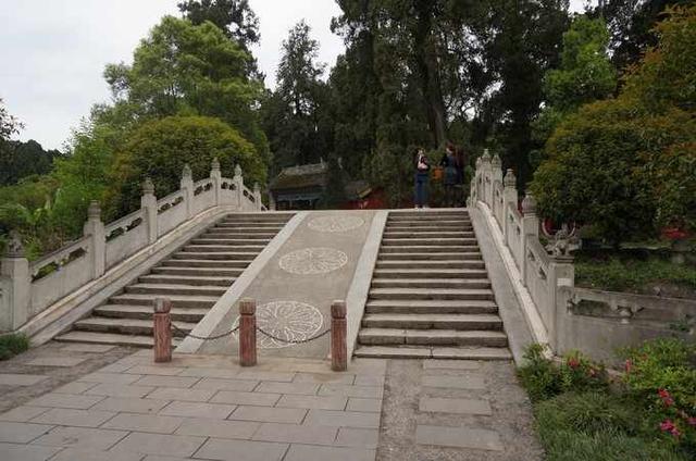 诸葛亮的墓地与历史遗迹_诸葛之墓_诸葛墓在哪