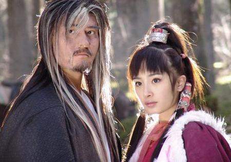 从打星到导演：成龙的转型之路_成龙当导演的电影_成龙转型之作