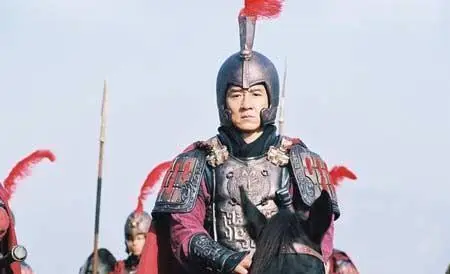 从打星到导演：成龙的转型之路_经典传奇成龙之路_成龙成名之路