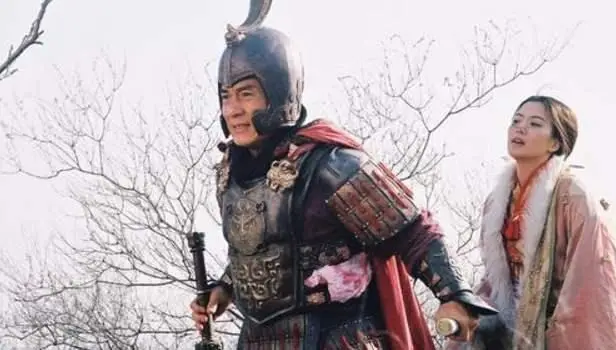 从打星到导演：成龙的转型之路_成龙成名之路_经典传奇成龙之路