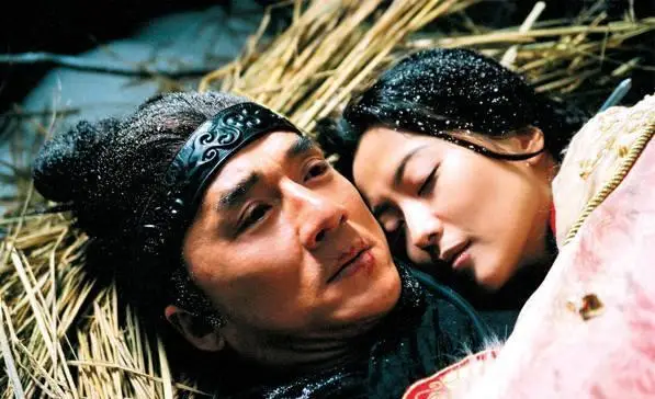 成龙成名之路_从打星到导演：成龙的转型之路_经典传奇成龙之路