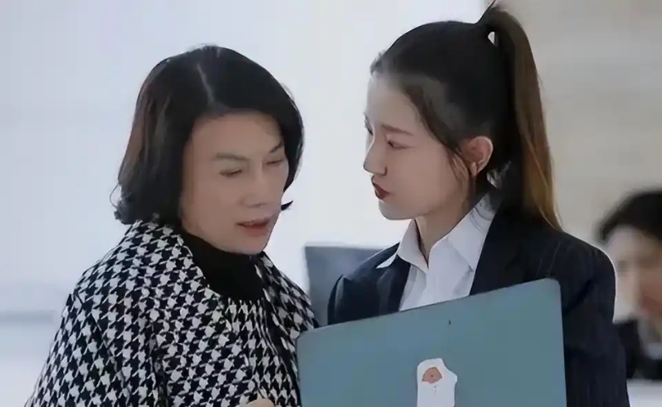 格力公司董明珠股份_格力董明珠最新新闻_格力电器在董明珠停职审查后的市场表现及其应对策略