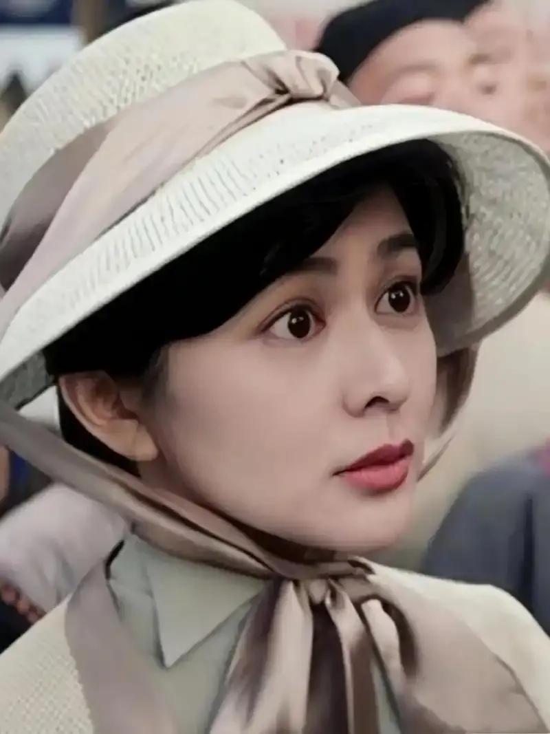 影视关之琳女性形象作品中文_关之琳的影视作品中的女性形象_女星关之琳