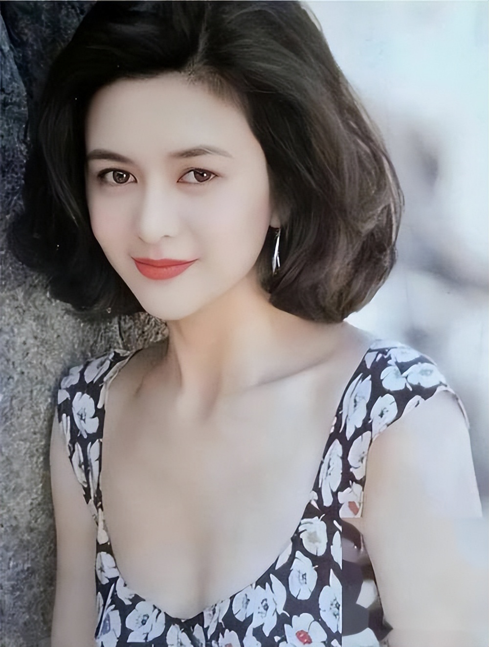 关之琳电影造型_关之琳风格_关之琳的影视作品中的女性形象