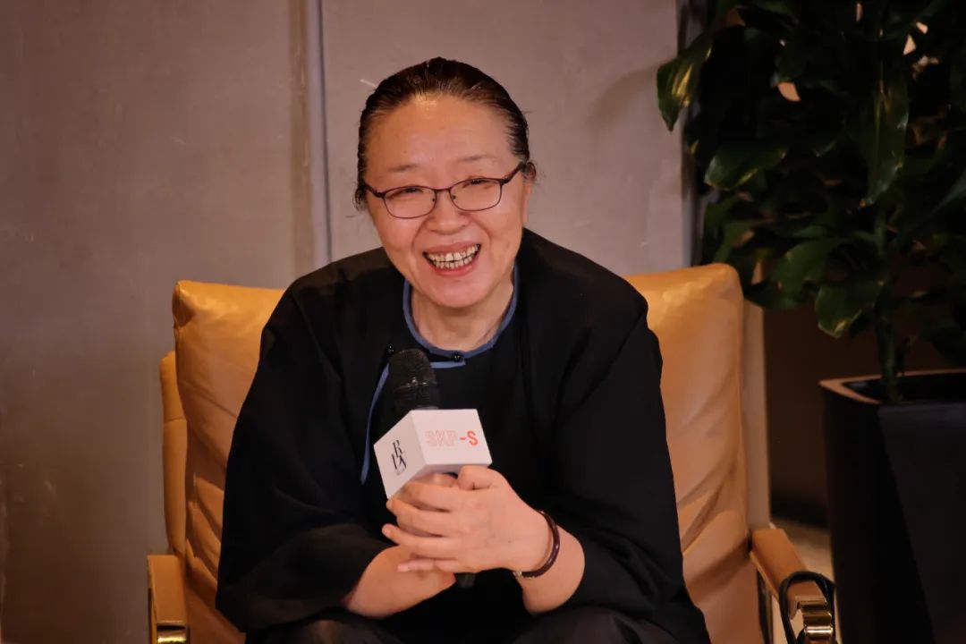 从影院到你的屏幕：最新十大热门电影_影院屏幕图片_影院电影热门屏幕最新到哪里看