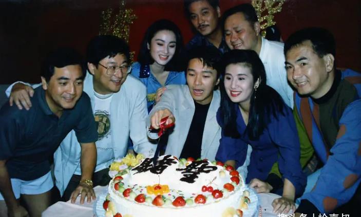 李小龙的演艺生涯与成就_演艺生涯李小龙成就最高的是_李小龙的表演者