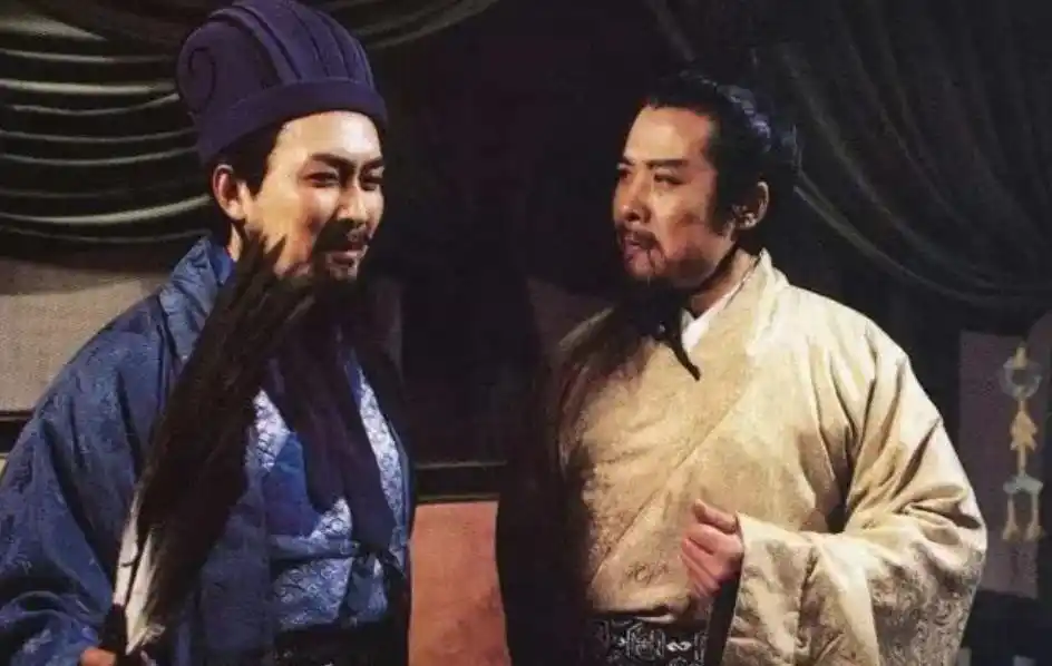 庞统刘备_庞统的忠诚与对刘备的支持_庞统对刘备忠心吗