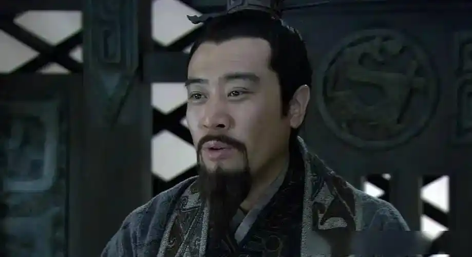 庞统刘备_庞统的忠诚与对刘备的支持_庞统刘备对换