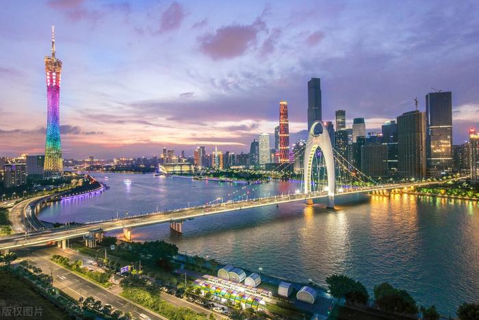 胡润与华人企业的崛起_十大华人企业家财富传奇_华人企业家排名
