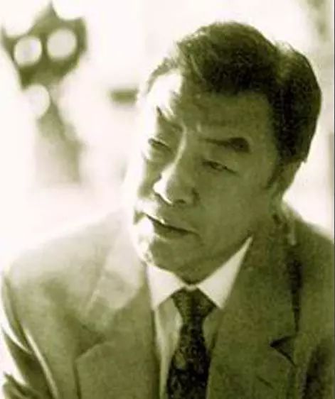 李小龙女主角_李小龙的经典电影中的女性角色_李小龙女导演