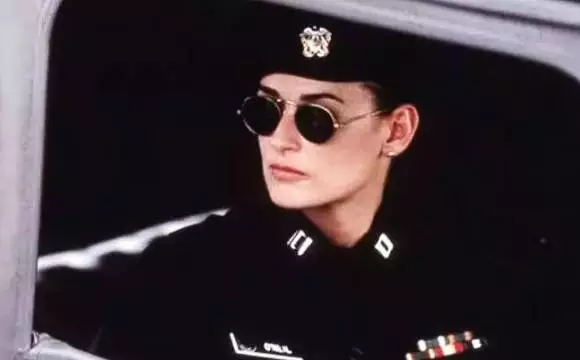 李小龙的经典电影中的女性角色_李小龙电影中的女主角_李小龙女导演