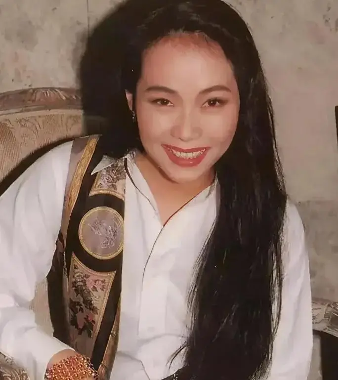 周润发和林青霞合作的电影_林青霞周润发颁奖_林青霞与周润发的银幕搭档