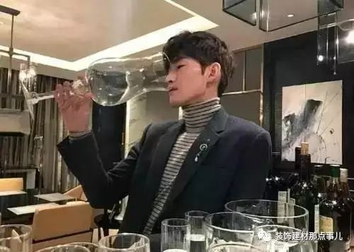 吴京的特点与风格演变_导演吴京电影风格和特点_吴京的风格