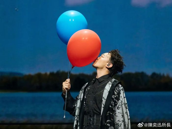 陈奕迅参与音乐节演出，现场气氛热烈_陈奕迅活动_陈奕迅表演