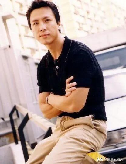 李小龙与武打导演的成功合作_继续播放李小龙扮演的武打片_李小龙的武打电影